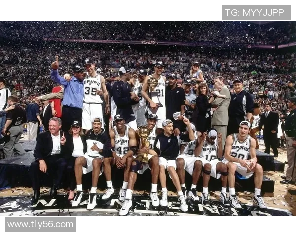 1999年马刺队勇夺总决赛冠军的辉煌历程与传奇瞬间回顾