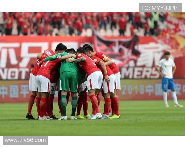 2014年恒大与上港激战回顾足球盛宴的精彩瞬间与战术对决